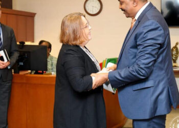 سكرتير الايقاد يناقش القضية السودانية مع مساعدة الخارجية الامريكية موليي فيي