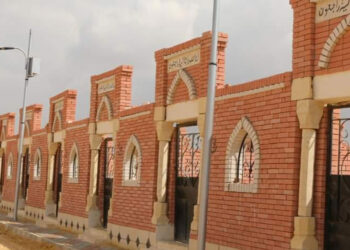 «اشتريا المقابر مع بعضهما».. دفن صلاح السعدني بجانب فنان مشهور عاهده بالبقاء في جواره