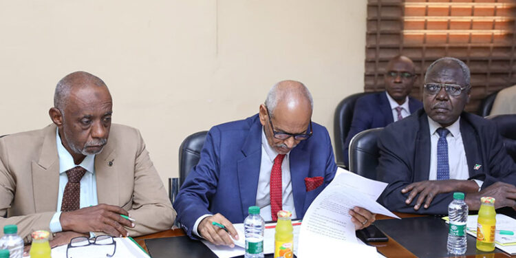 *عضو مجلس السيادة الفريق مهندس بحري إبراهيم جابر يترأس إجتماع اللجنة العليا للتعامل مع الأمم المتحدة*